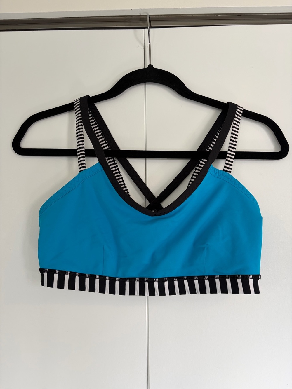 Lululemon sports bra size 10